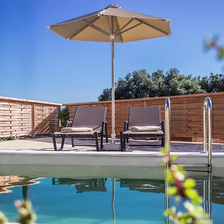 Βίλα Altura - With Private Pool Ρούστικα